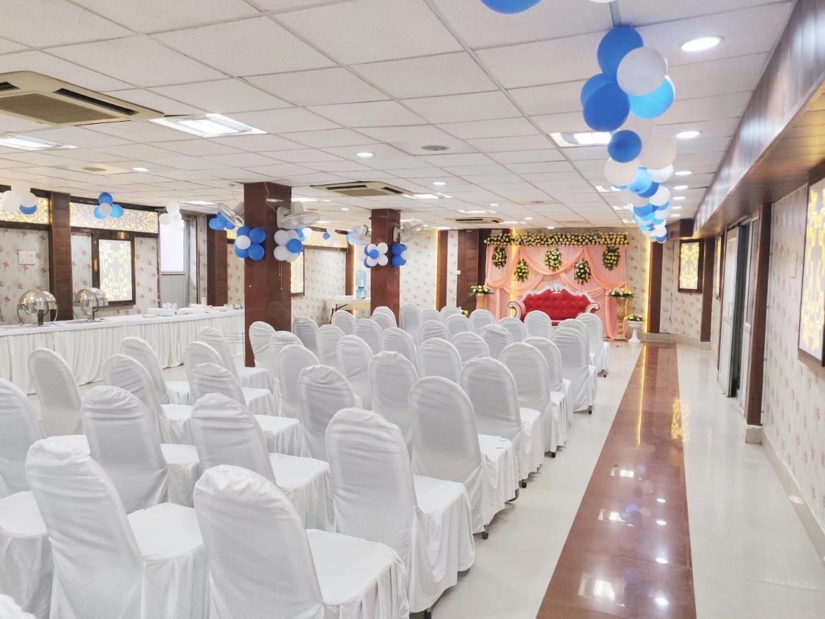 Allāhābād Junction Hotel Aman Palace מראה חיצוני תמונה